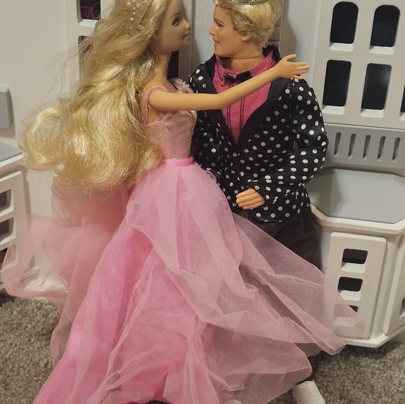 Princess Anneliese Barbie Doll in The Princess and The Pauper Works And Prince - Picture 5 of 7